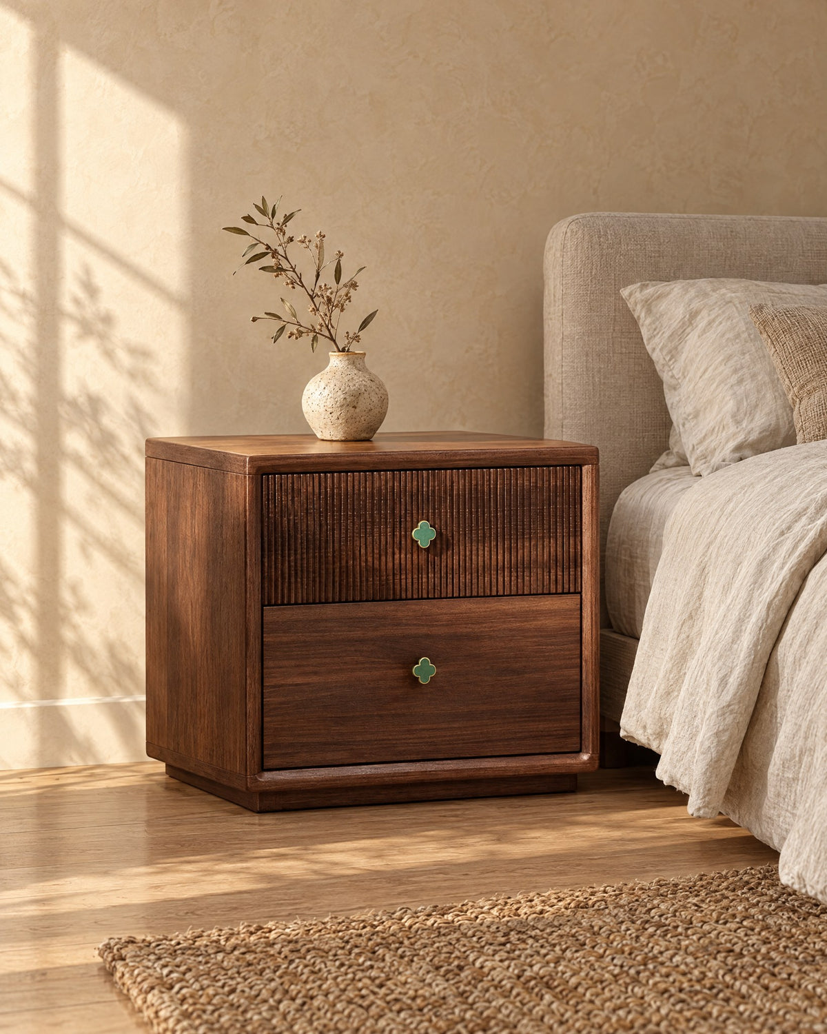 Little green clover knobs